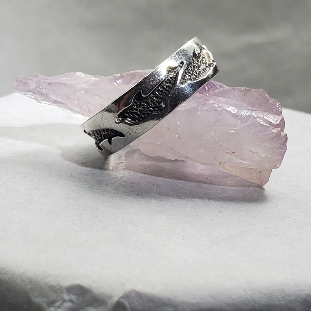 925 Sterling Silver Swimming Dolphins Band